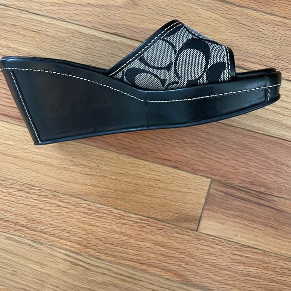 Coach Slides ! - Picture 6 of 8